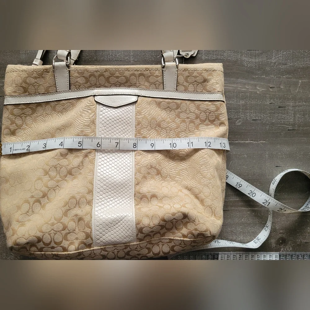 Signature Coach Shoulder Bag